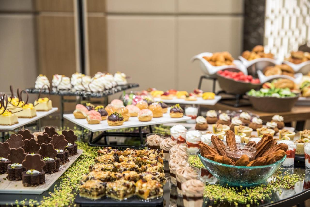 فندق كلاريون غولدن هورن اسطنبول المظهر الخارجي الصورة A dessert buffet